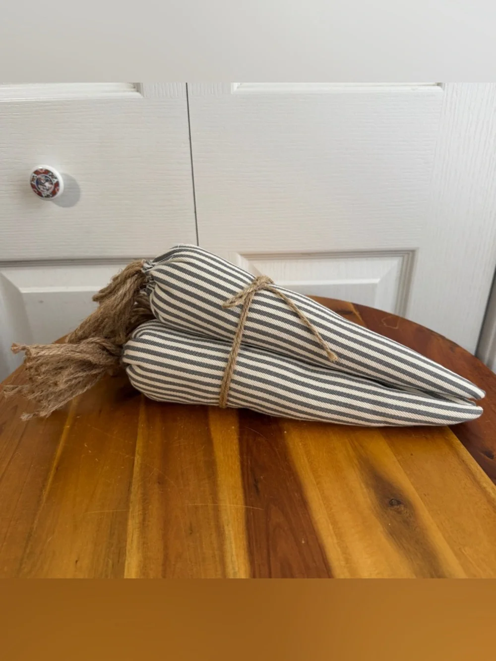 Gray white striped bundle of carrots‎ decor